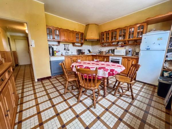 Maison à vendre 5 pièces (49) avec de nombreuses dépendances habitables