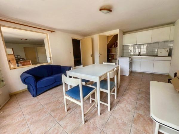 Maison à vendre 5 pièces (49) avec de nombreuses dépendances habitables