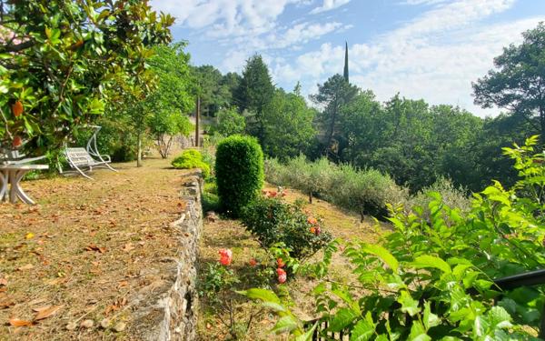 Maison à vendre    5 pièces • 185 m2 Chassiers