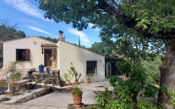 Maison à vendre    5 pièces • 185 m2 Chassiers