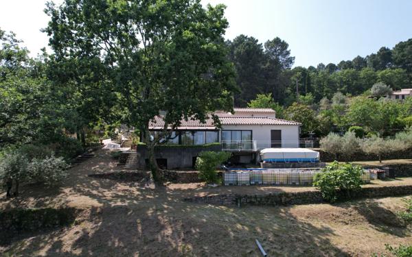 Maison à vendre    5 pièces • 185 m2 Chassiers