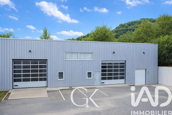 Murs commerciaux  à vendre 275 m² Rochetoirin