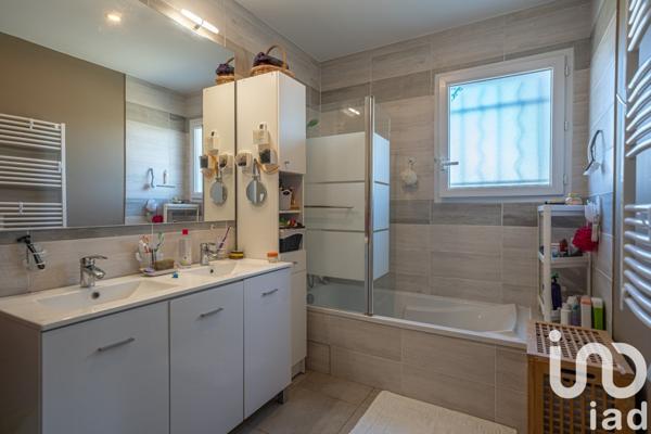 House for sale 4 rooms 94 m² Baix