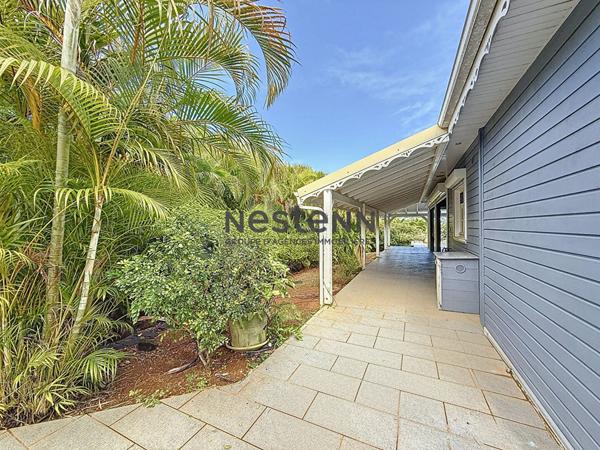 A VENDRE VILLA F4 AVEC PISCINE ET VUE MER A BEBEL SAINTE-ROSE