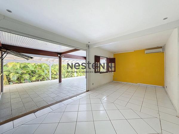 A VENDRE VILLA F4 AVEC PISCINE ET VUE MER A BEBEL SAINTE-ROSE