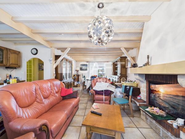 À vendre au Haillan, proche centre, charmante maison familiale de 88 m² avec garage de 22 m2, sur un terrain de 434 m²