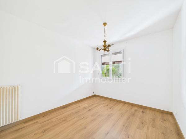 À vendre au Haillan, proche centre, charmante maison familiale de 88 m² avec garage de 22 m2, sur un terrain de 434 m²