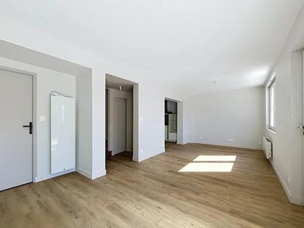 Maison 343 200 € Périgny 4 p 75,7 m² DPE C