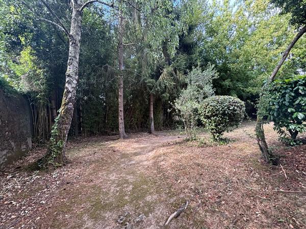 A vendre NANTES/ZOLA appartement 2 chambres/cave/double garage/ balcon Sud