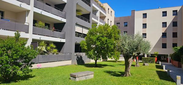 SAINT JEAN DE VEDAS (34) F3 avec grande terrasse et parking en sous-sol