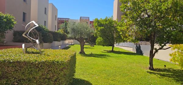 SAINT JEAN DE VEDAS (34) F3 avec grande terrasse et parking en sous-sol