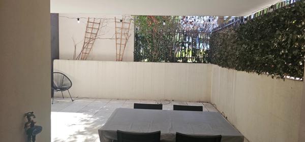 SAINT JEAN DE VEDAS (34) F3 avec grande terrasse et parking en sous-sol