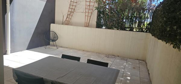 SAINT JEAN DE VEDAS (34) F3 avec grande terrasse et parking en sous-sol