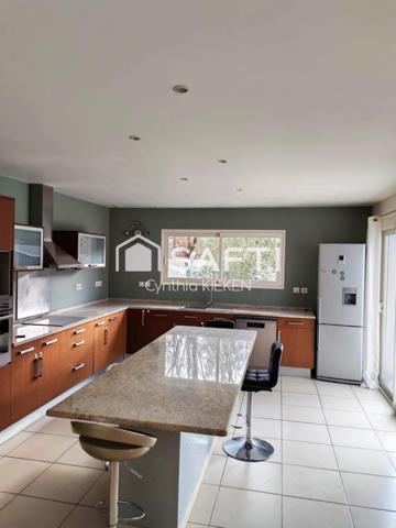 Maison familiale-4 chambres-vue dégagée-piscine