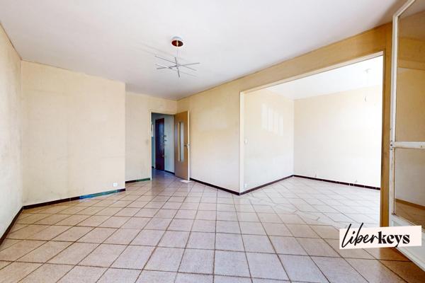 Grand T4 baigné de lumière – Traversant Est-Ouest, balcon et parc arboré de 2 000 m²