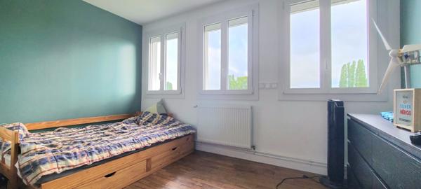 Maison avec confort de plain-pied, garage et terrain 800 m² à Chaumontel