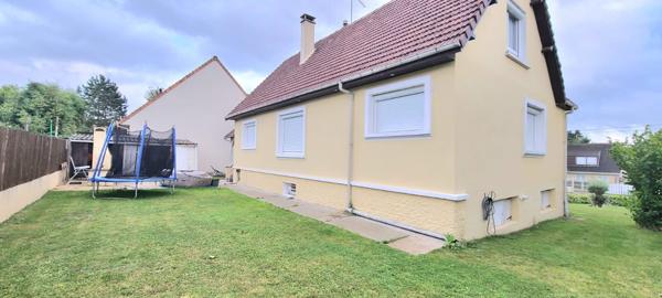 Maison avec confort de plain-pied, garage et terrain 800 m² à Chaumontel