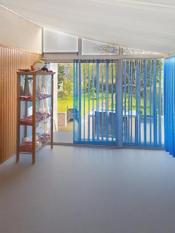 Maison proche du bourg en très bon état avec appartement indépendant et véranda au niveau 0.