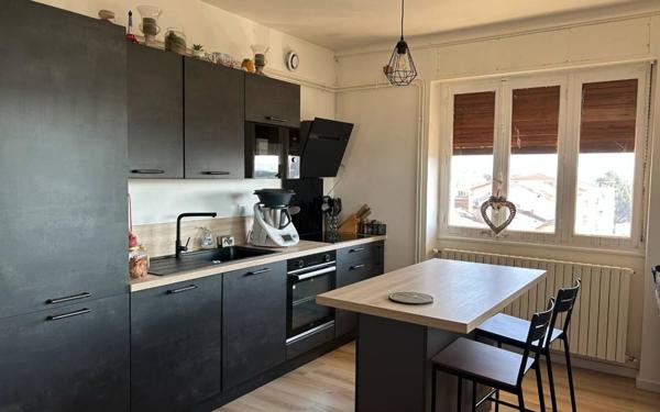 Appartement à vendre    3 pièces • 72 m2 Bourg-en-Bresse