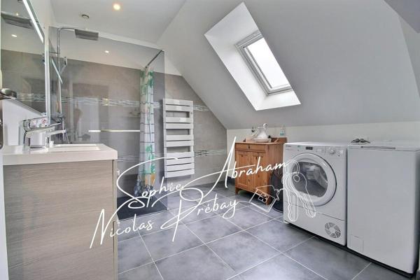 Maison de 6 pièces, 4 chambres, piscine, garage