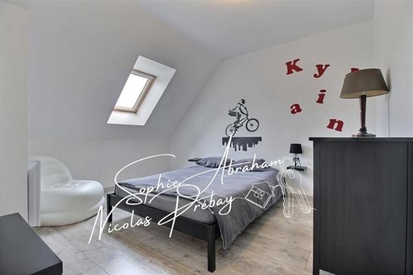 Maison de 6 pièces, 4 chambres, piscine, garage