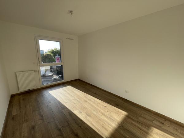 Joli T3 - Grande Terrasse - Parkings - Proche Tram