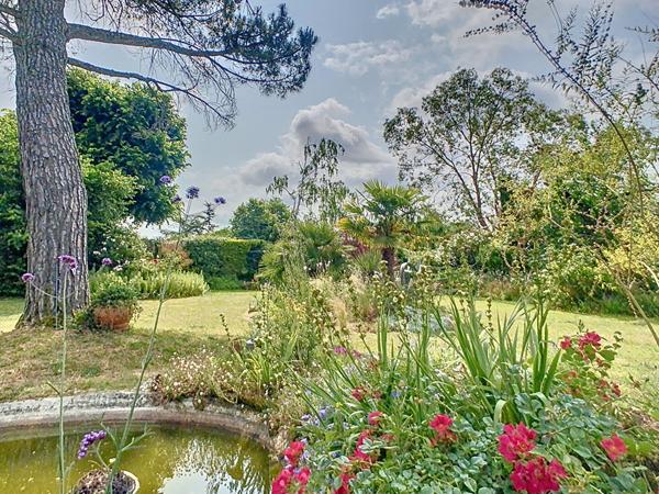 Maison à Vendre en exclusivité, 5 chambres, garage, jardin clos, située à Saint Jean D'hermine, 30 minutes de La Roche Sur Yon, Luçon et Fontenay Le Comte.