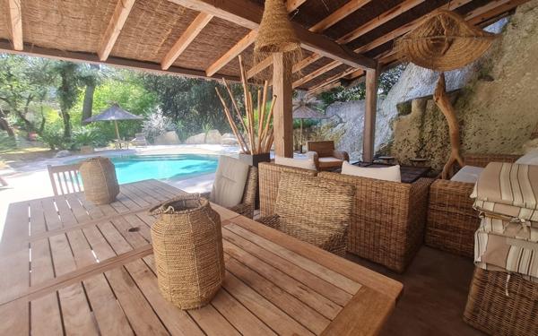 Maison à vendre    5 pièces • 115 m2 Villeneuve-lès-Avignon