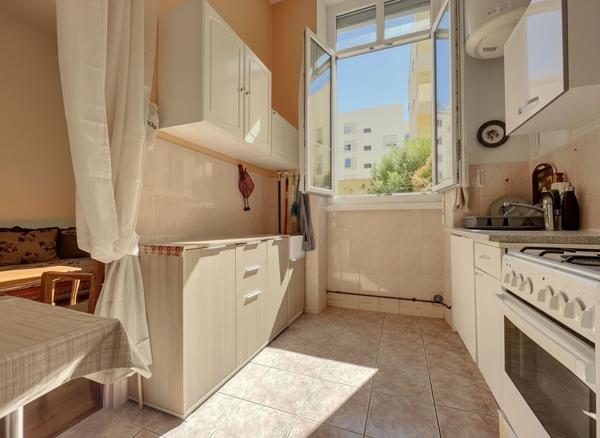Appartement Lyon Studio T1bis de 36 m2 avec cour privative de 30m²