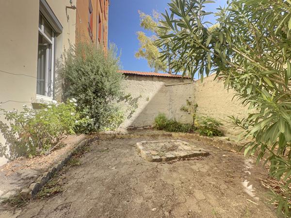 Appartement Lyon Studio T1bis de 36 m2 avec cour privative de 30m²