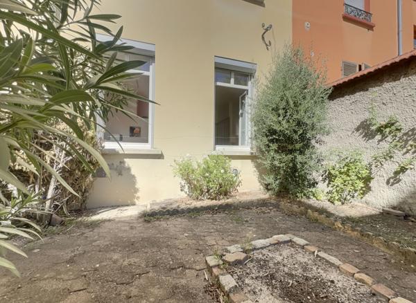 Appartement Lyon Studio T1bis de 36 m2 avec cour privative de 30m²