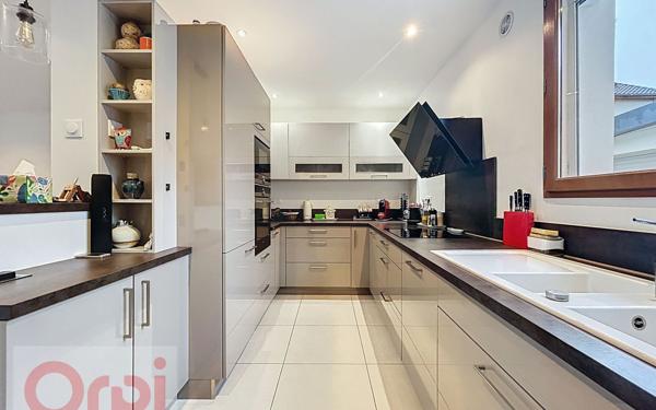 Maison à vendre    6 pièces • 131 m2 Clamart