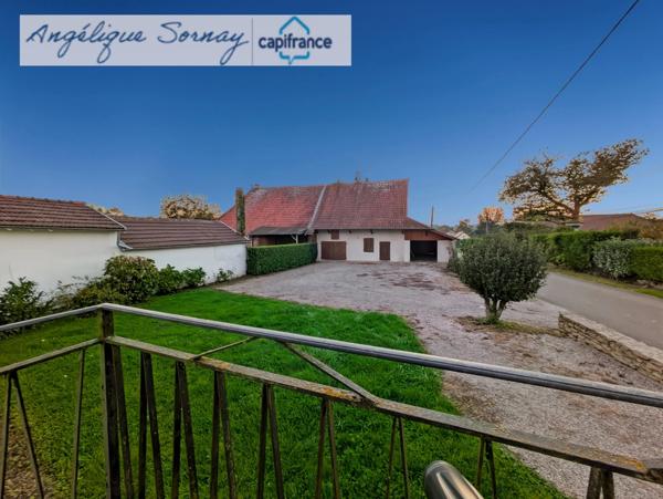 Maison à vendre 4 pièces CHAPELLE VOLAND (39), avec garages et annexe