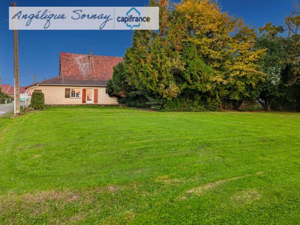 Maison à vendre 4 pièces CHAPELLE VOLAND (39), avec garages et annexe