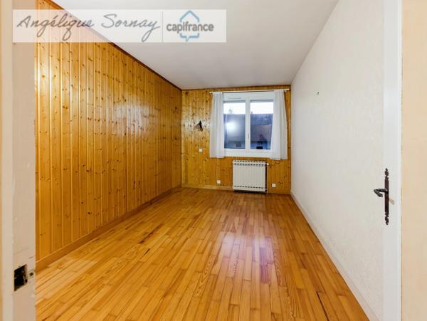 Maison à vendre 4 pièces CHAPELLE VOLAND (39), avec garages et annexe