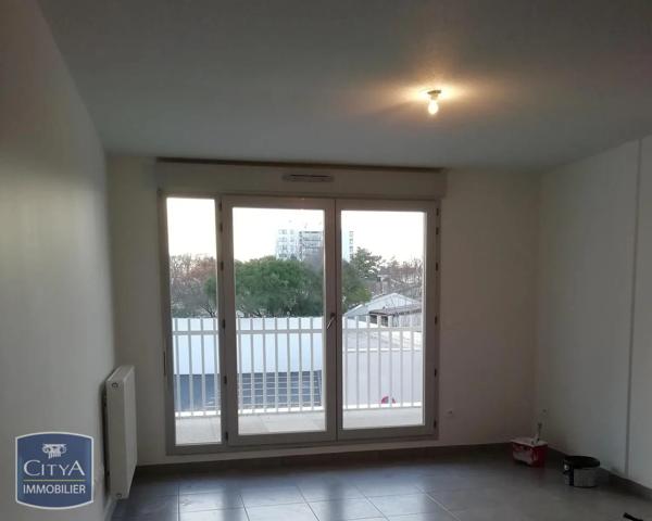 Appartement à louer 2 pièces 42.76m² Villenave-d'Ornon (33140)
