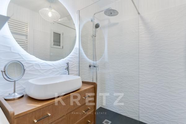 Beau T3 Art Déco avec terrasse, vue mer & montagne