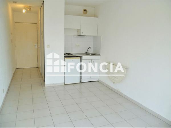 Location Studio 19.53 m² - 201 RUE SAINTE CECILE Marseille 13005