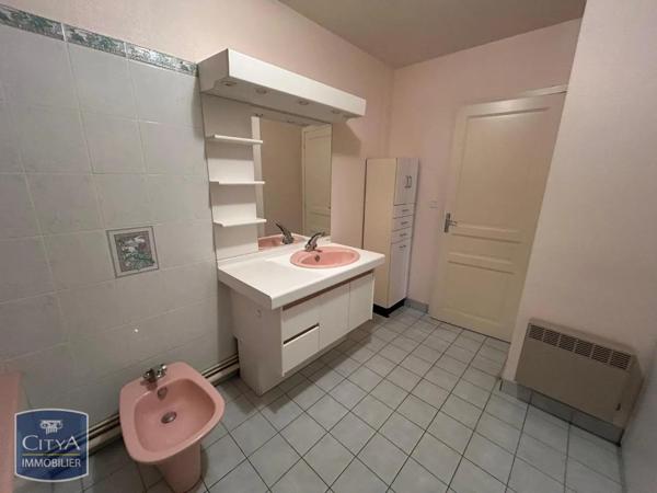 Location appartement 3 pièces de 92.8m²