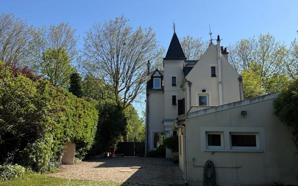 Maison à vendre    2 pièces • 185 m2 Chelles