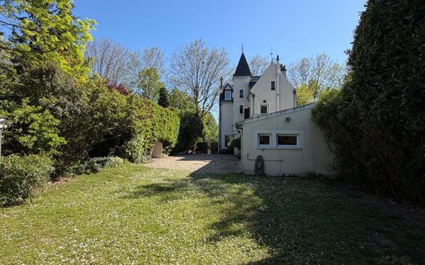 Maison à vendre    2 pièces • 185 m2 Chelles