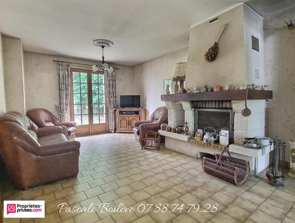 Maison sur sous-sol avec terrain arboré - Vernoil le Fourrier (49390)