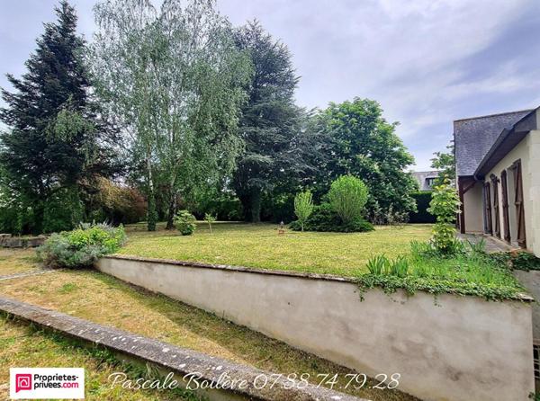 Maison sur sous-sol avec terrain arboré - Vernoil le Fourrier (49390)