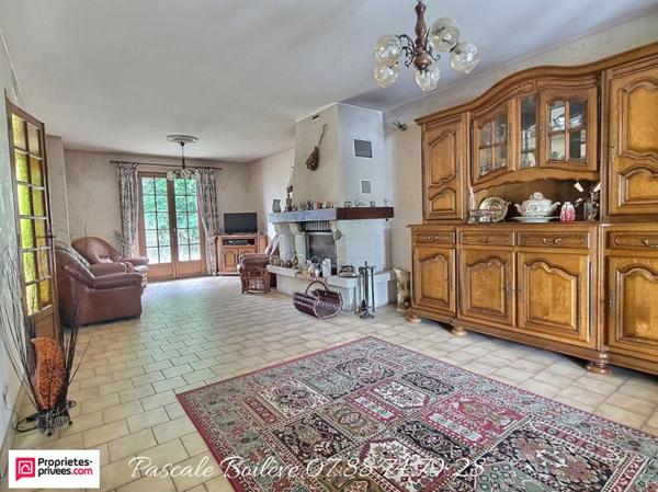 Maison sur sous-sol avec terrain arboré - Vernoil le Fourrier (49390)