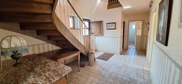 Belle demeure de charme de 240 m² sur un grand terrain de 1800 m², le bourg de Fouesnant à pied !