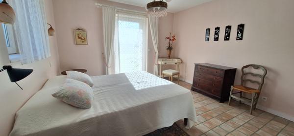 Belle demeure de charme de 240 m² sur un grand terrain de 1800 m², le bourg de Fouesnant à pied !