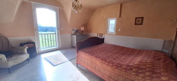 Belle demeure de charme de 240 m² sur un grand terrain de 1800 m², le bourg de Fouesnant à pied !