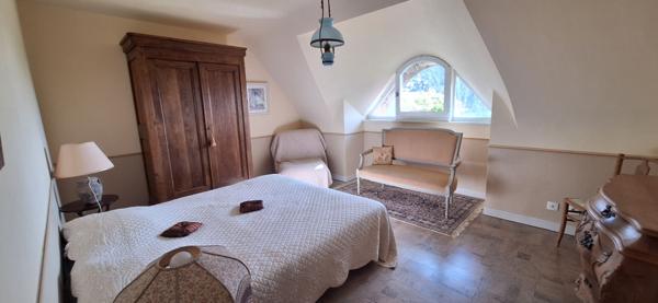 Belle demeure de charme de 240 m² sur un grand terrain de 1800 m², le bourg de Fouesnant à pied !