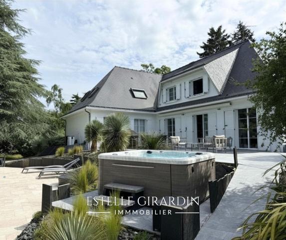 Propriété familiale avec piscine au coeur du Housseau - Carquefou