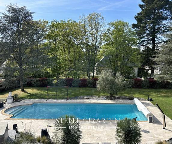 Propriété familiale avec piscine au coeur du Housseau - Carquefou